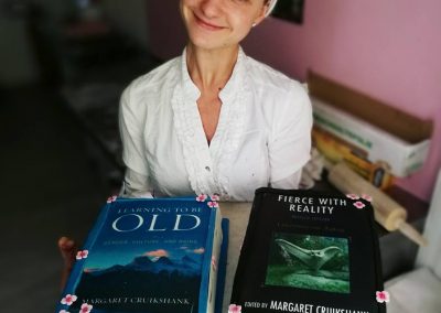 Zum Geburtstag der Autorin, durfte ich ihre Bücher nach zaubern ❤🌼🎁Gefüllt waren diese mit Topfenhimbeertorte und Sachertorte mit selbstgemachter Marillenmarmelade